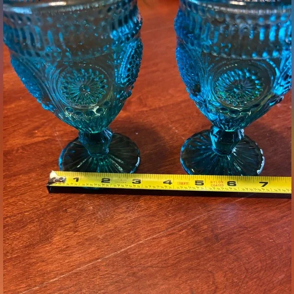 Pioneer Woman Adeline Embossed Footed Glass Goblet in turquoise - Picture 8 of 9
